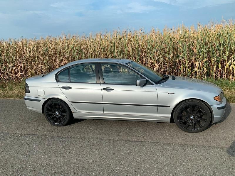 Silber Gebraucht 2003 BMW 316 Limousine | 2.500 € (Etwas zu teuer) - Bild 1/4
