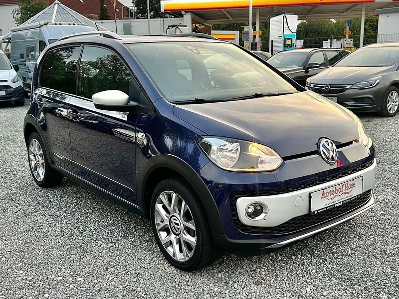 Blau Gebraucht 2015 VW cross up! Kleinwagen | 9.999 € (Teuer) - Bild 1/4