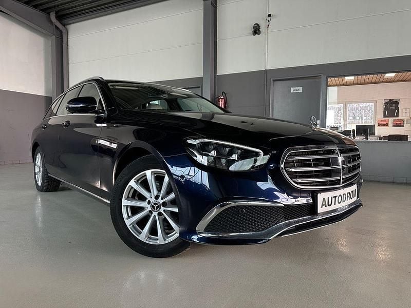 Second-hand Mercedes E220 Exclusive 194 CP (142 kW) 2021 Albastru Break