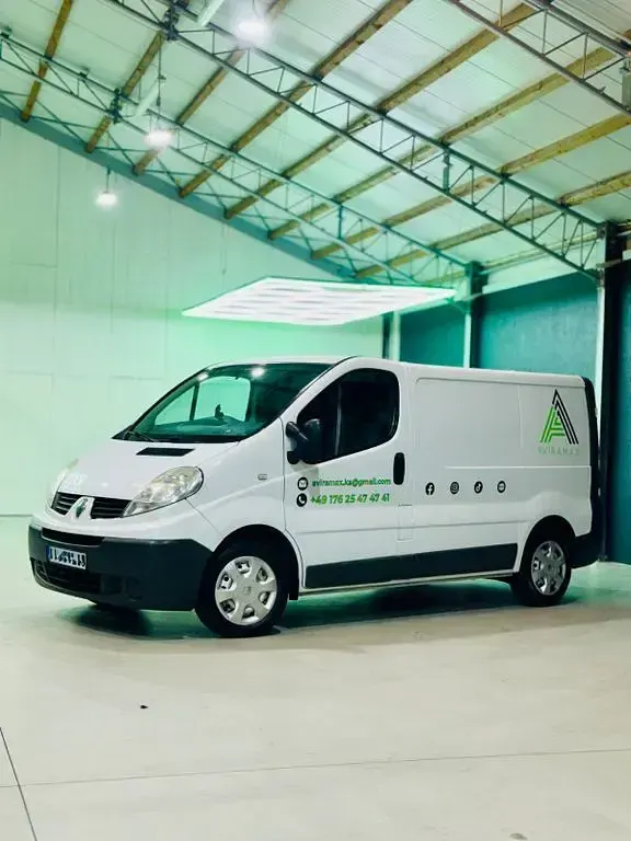 Gebraucht Renault Trafic 114 PS (83 kW) 2011 Weiß Van / Kleinbus