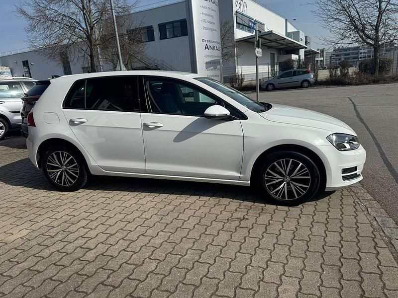 Gebraucht VW Golf VII Allstar 150 PS (110 kW) 2016 Pure white Kleinwagen