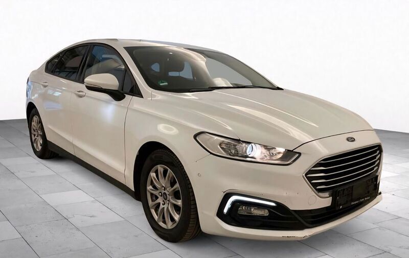 Weiß Gebraucht 2021 Ford Mondeo Trend Limousine | 14.898 € (Fairer Preis) - Bild 1/4