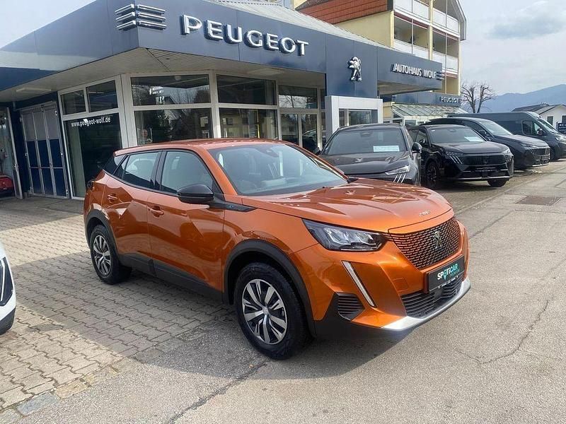 Gebraucht Peugeot e-2008 Active 100 kW (136 PS) 2023 Orange SUV