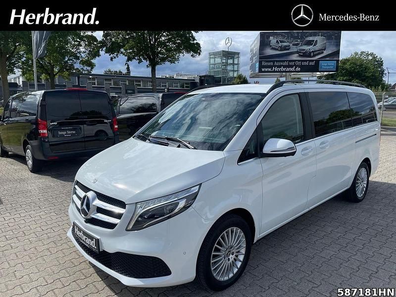 Weiß Gebraucht 2019 Mercedes V250 Van / Kleinbus | 49.385 € - Bild 1/4