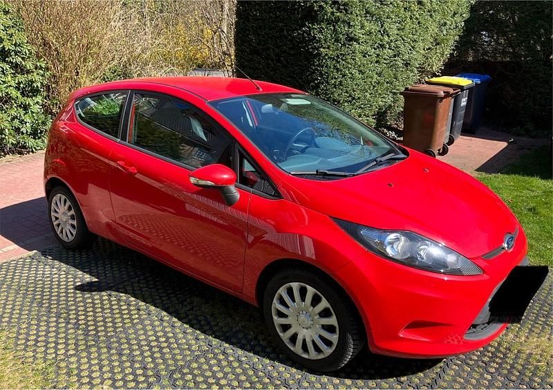 Gebraucht Ford Fiesta 60 PS (44 kW) 2011 Rot Kleinwagen