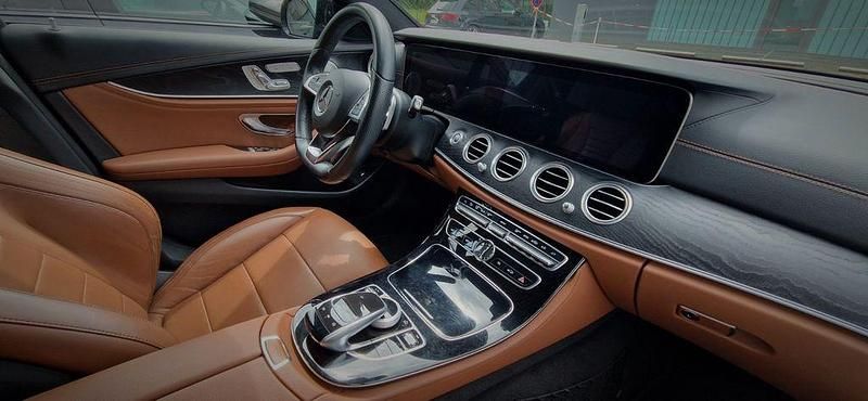 Gebraucht Mercedes E400 AMG 333 PS (244 kW) 2017 Schwarz Limousine