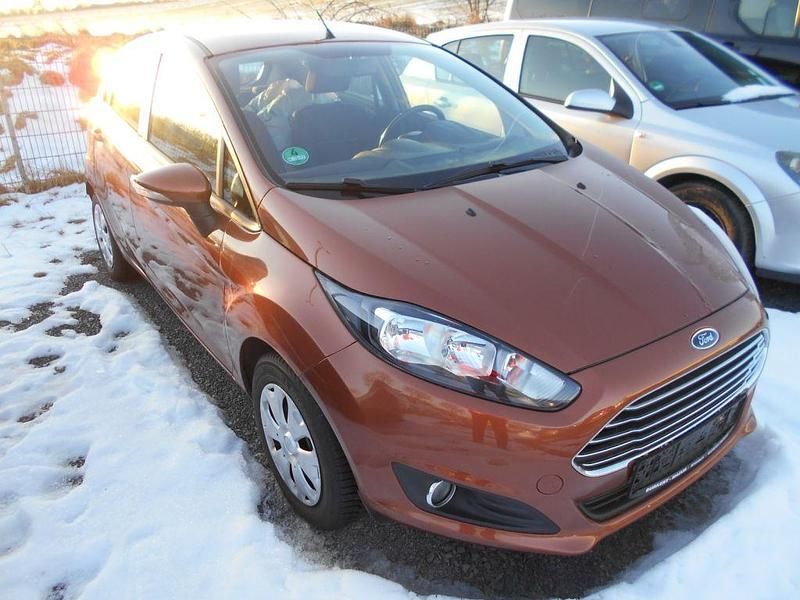 Gebraucht Ford Fiesta 101 PS (74 kW) 2013 Torinobraun Kleinwagen