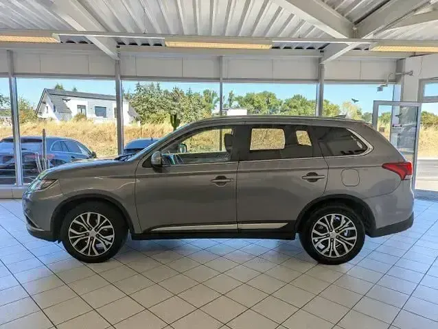 Gebraucht Mitsubishi Outlander 150 PS (110 kW) 2017 Grau SUV