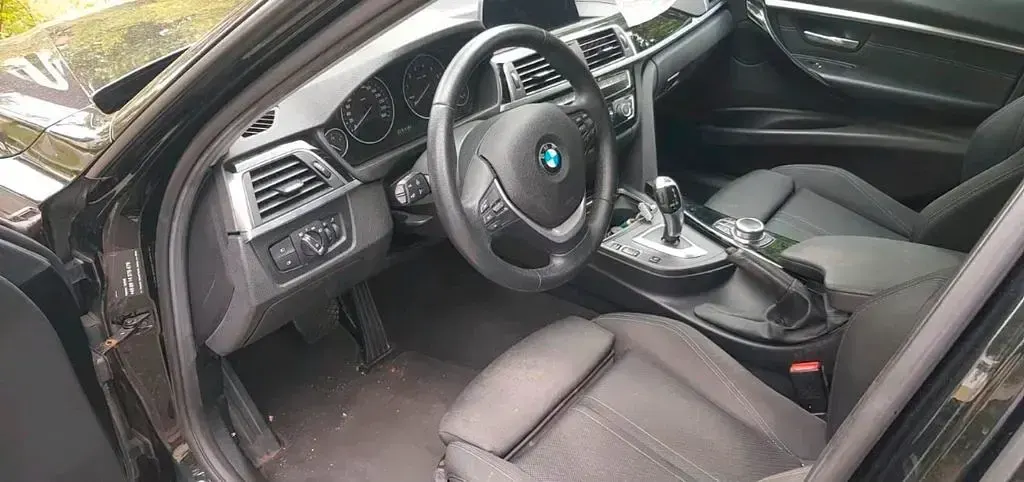 Gebraucht BMW 318 Luxury Line 136 PS (100 kW) 2018 Schwarz Kombi