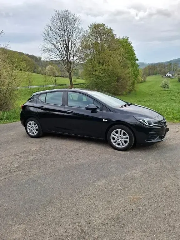 Gebraucht Opel Astra Edition 110 PS (80 kW) 2022 Schwarz Kleinwagen