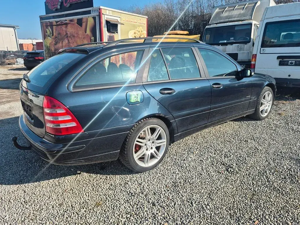 Gebraucht Mercedes C180 143 PS (105 kW) 2004 Schwarz Kombi