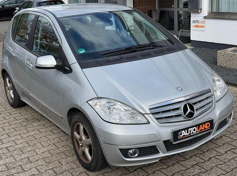 Gebraucht Mercedes A160 95 PS (69 kW) 2011 Silber Limousine