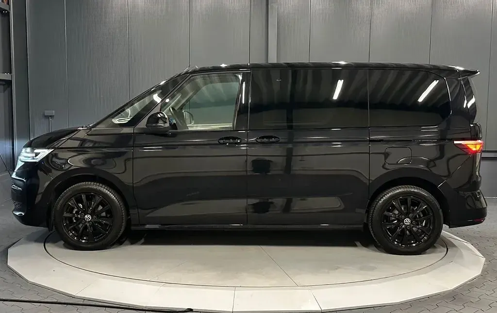 Usata VW T7 Life 150 CV (110 kW) 2024 Nero Furgone