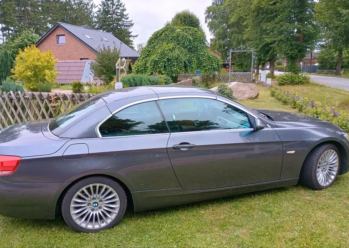Gebraucht BMW 325 Cabriolet 218 PS (160 kW) 2007 Grau Cabrio