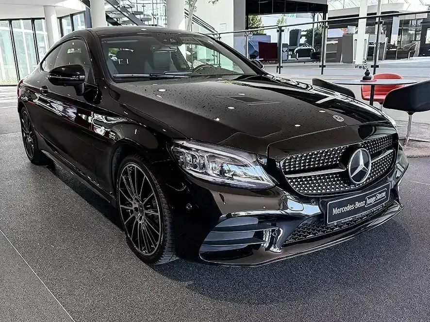 Gebraucht Mercedes C180 AMG 155 PS (114 kW) 2021 Schwarz Coupé