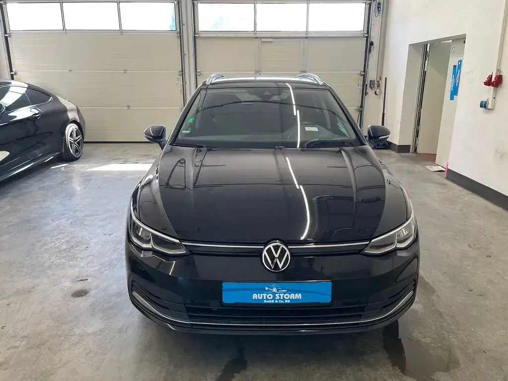 Gebraucht VW Golf VIII Active 150 PS (110 kW) 2022 Deep black perleffekt Kombi