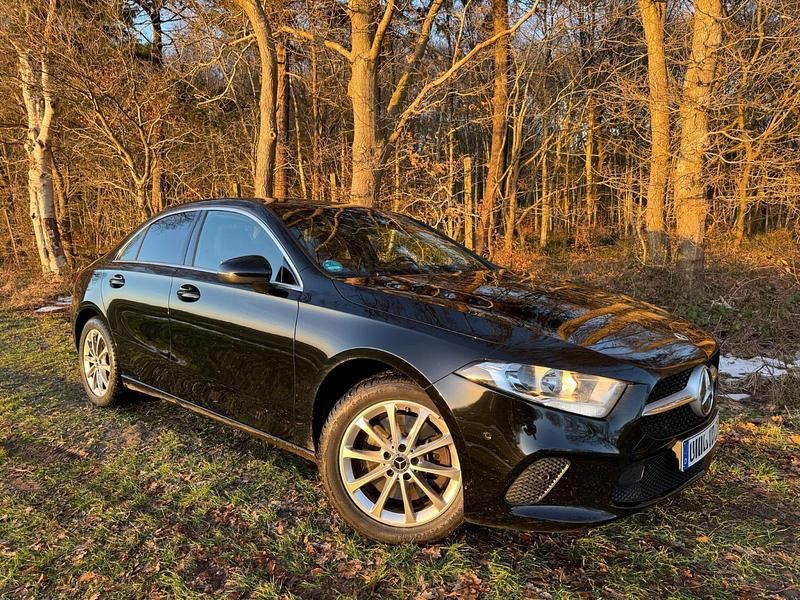 Gebraucht Mercedes A250 218 PS (160 kW) 2022 Schwarz Limousine