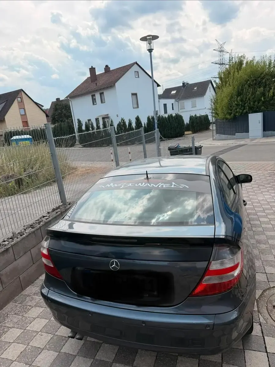 Gebraucht Mercedes C200 127 PS (93 kW) 2005 Grau Coupé