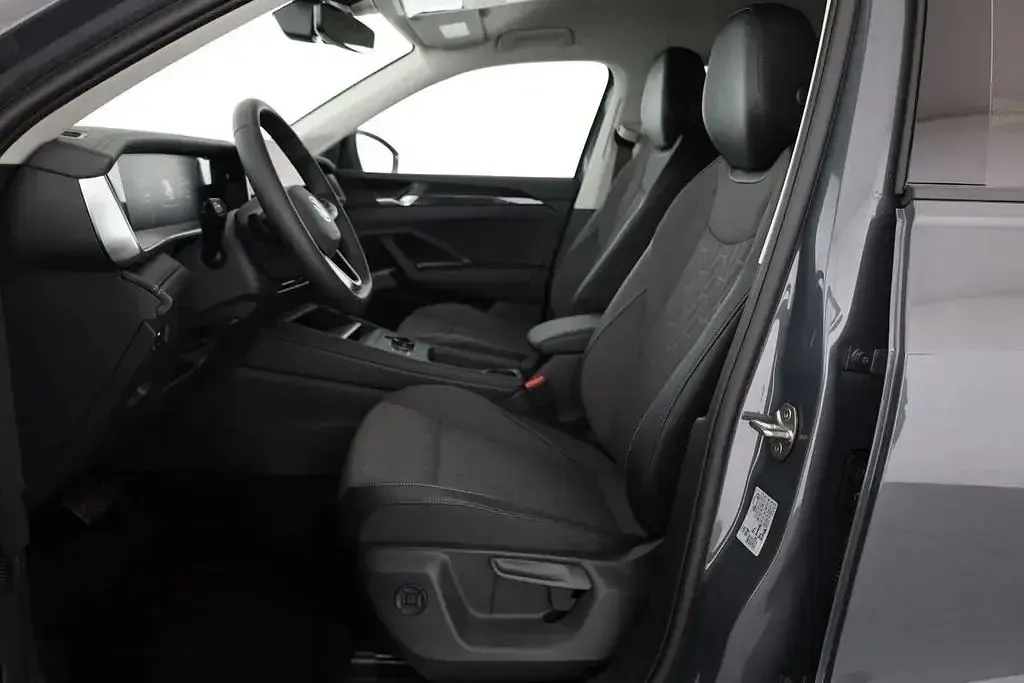 Neu VW Tayron 150 PS (110 kW) 2025 Grau SUV