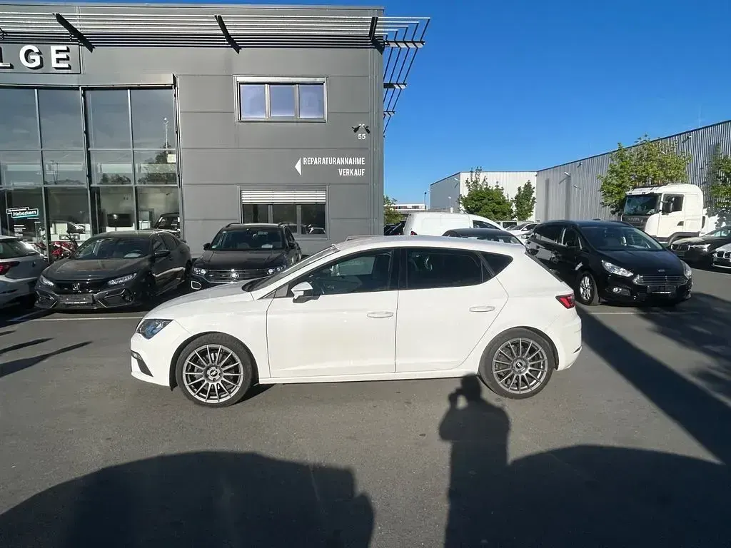 Second-hand Seat Leon FR 184 CP (135 kW) 2017 Alb Berlinǎ