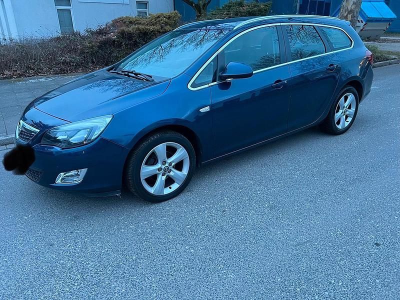 Gebraucht Opel Astra Sport 120 PS (88 kW) 2011 Blau Kombi