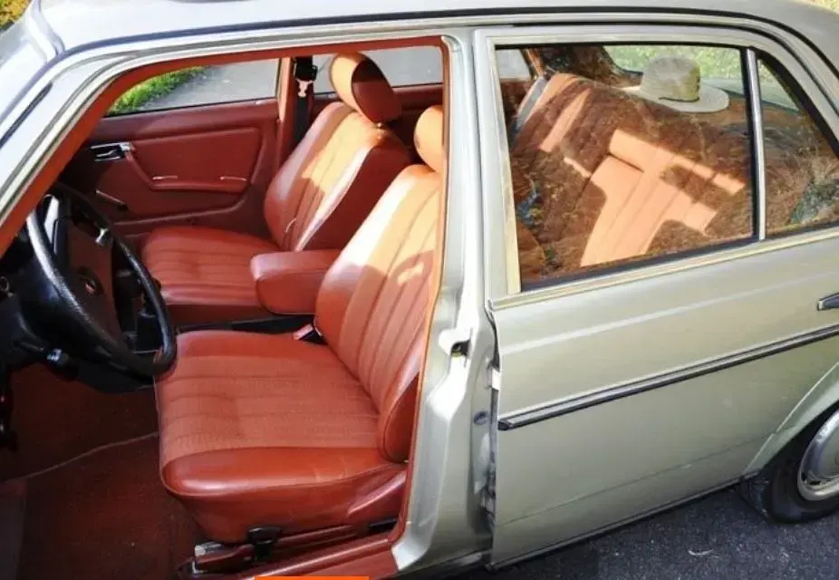 Gebraucht Mercedes E230 136 PS (100 kW) 1981 Grün Limousine