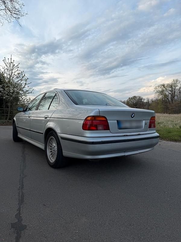 Gebraucht BMW 520 Basis 150 PS (110 kW) 2000 Silber Limousine