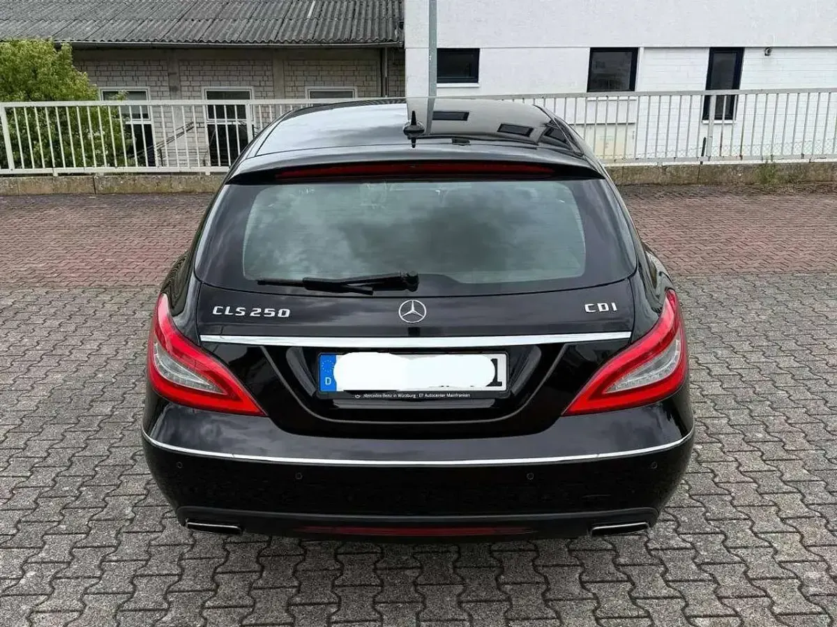 Gebraucht Mercedes CLS250 Shooting Brake 204 PS (150 kW) 2013 Schwarz Kombi