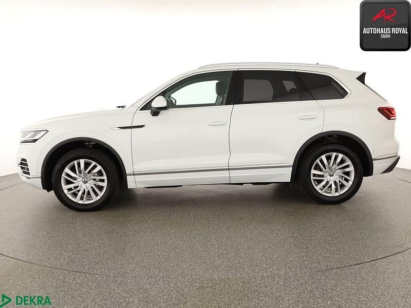 Gebraucht VW Touareg Elegance 231 PS (169 kW) 2022 Pure white SUV