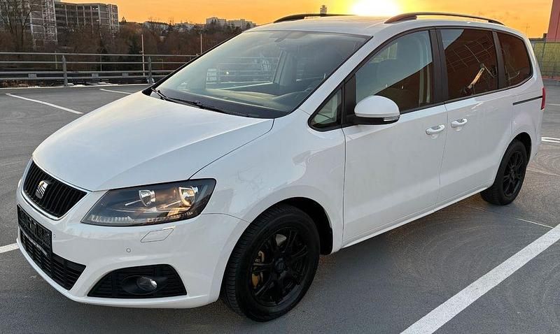 Weiß Gebraucht 2013 Seat Alhambra Style Van / Kleinbus | 13.500 € (Etwas zu teuer) - Bild 1/4