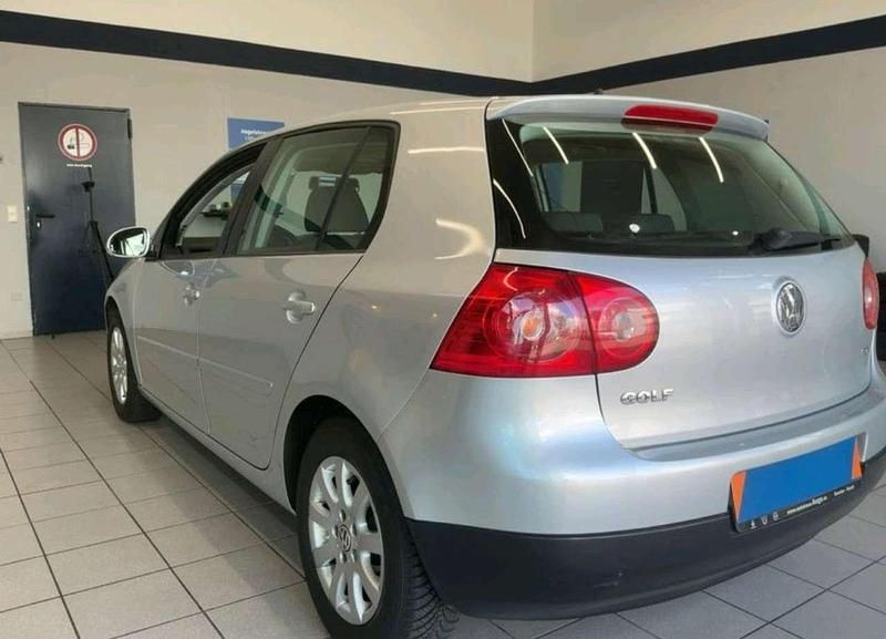 Gebraucht VW Golf VI Trendline 102 PS (75 kW) 2008 Reflexsilber metallic Kleinwagen