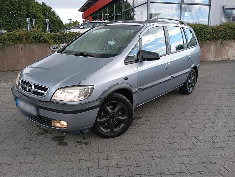 Grau Gebraucht 2003 Opel Zafira Comfort Van / Kleinbus | 1.250 € (Guter Preis) - Bild 1/4