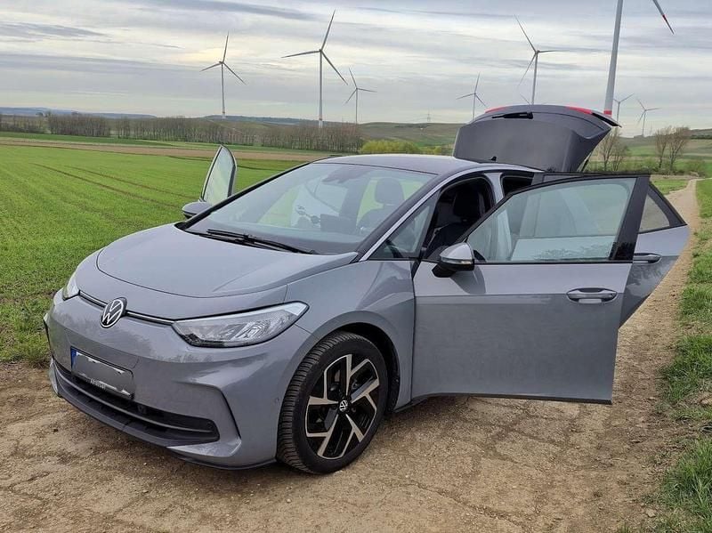 Gebraucht VW ID.3 Pro 150 kW (204 PS) 2024 Grau Kleinwagen