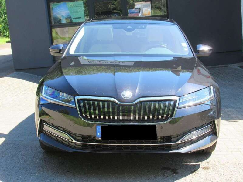 Schwarz Gebraucht 2019 Skoda Superb Limousine | 20.700 € (Guter Preis) - Bild 1/4
