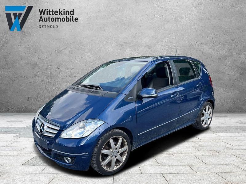 Gebraucht Mercedes A180 116 PS (85 kW) 2011 Blau Limousine