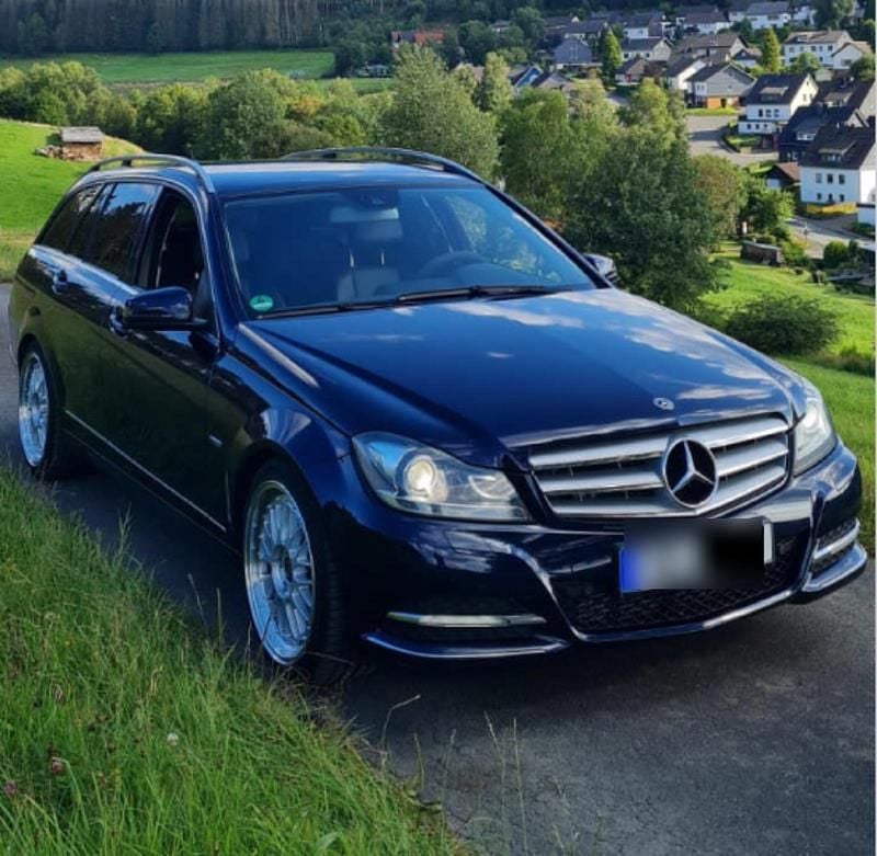 Blau Gebraucht 2012 Mercedes C250 Kombi | 8.900 € (Fairer Preis) - Bild 1/3