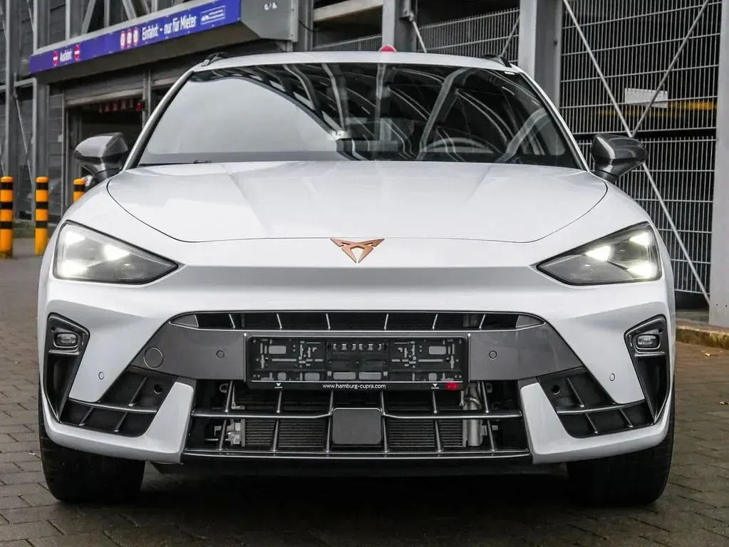 Neu Cupra Leon VZ 272 PS (200 kW) 2026 Weiß Limousine