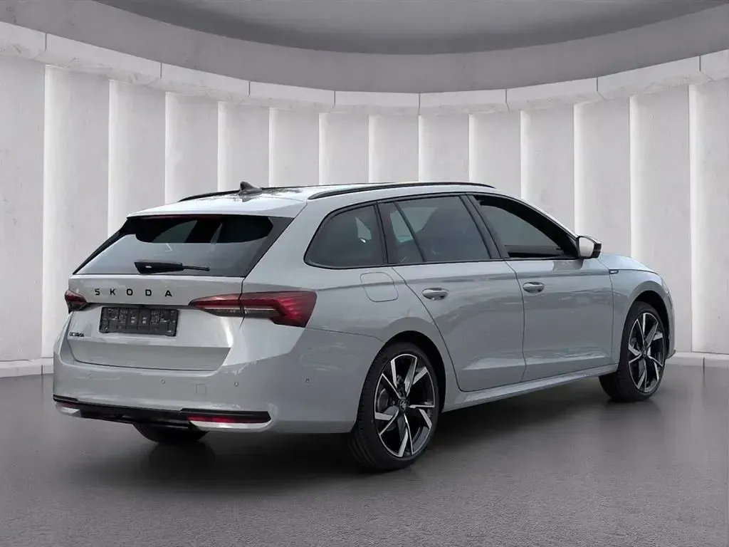 Gebraucht Skoda Octavia SportLine 150 PS (110 kW) 2025 Grau Kombi
