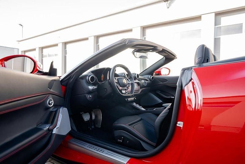 Gebraucht Ferrari Portofino 600 PS (441 kW) 2020 Rot Cabrio