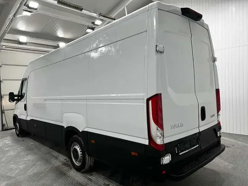 Gebraucht Iveco Daily 156 PS (114 kW) 2024 Weiß Van