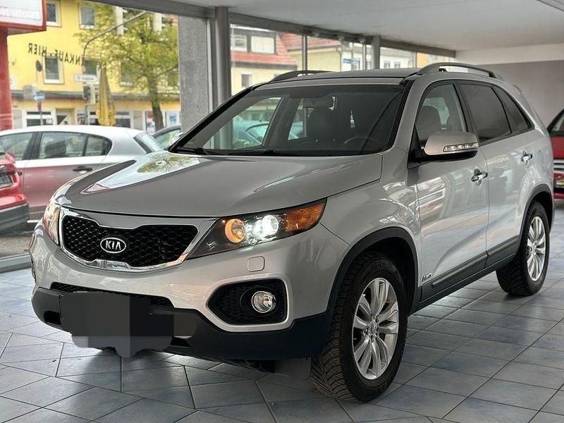 Grau Gebraucht 2012 Kia Sorento Spirit SUV | 13.990 € - Bild 1/4