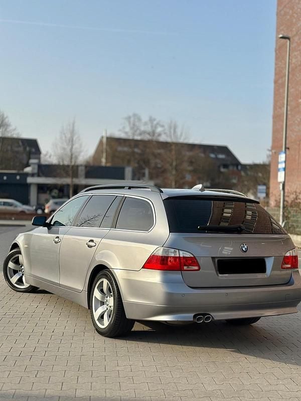 Gebraucht BMW 525 190 PS (139 kW) 2004 Grau Limousine