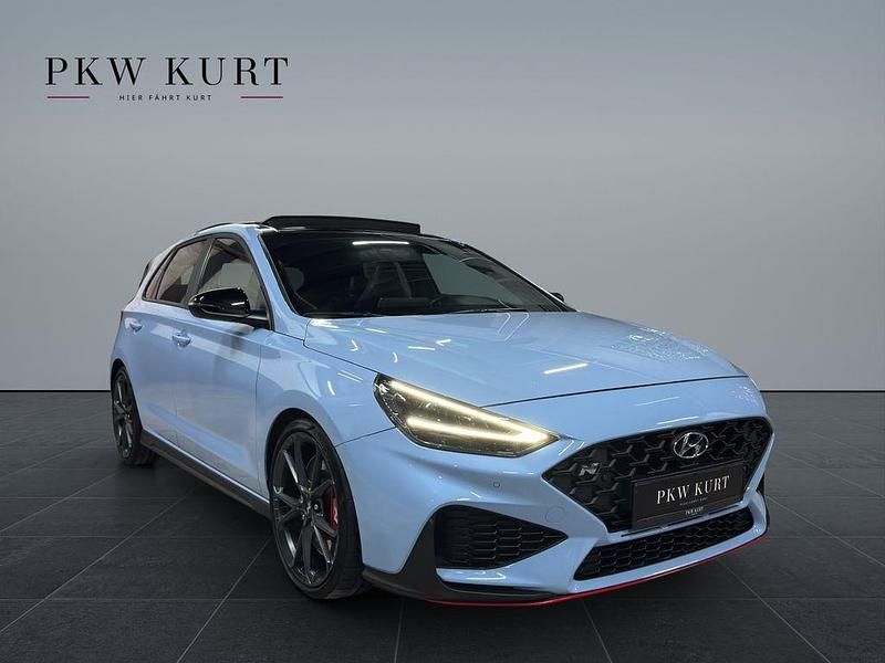 Blau Gebraucht 2022 Hyundai i30 N Performance Limousine | 32.990 € (Etwas zu teuer) - Bild 1/4