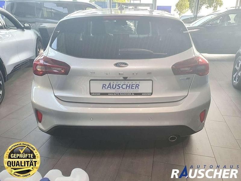 Usado Ford Focus Titanium X 125 CV (91 kW) 2024 Plateado Berlina