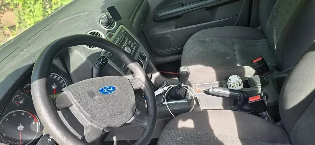 Brugt Ford Focus Trend 101 HK (74 kW) 2007 Grå Sedan