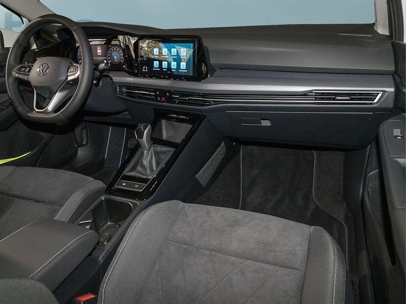 Neu VW Golf VIII 131 PS (96 kW) 2025 Weiß Kleinwagen