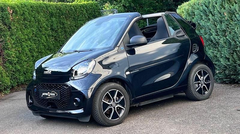 Schwarz Gebraucht 2021 Smart ForTwo Electric Drive Cabrio | 11.600 € (Guter Preis) - Bild 1/4