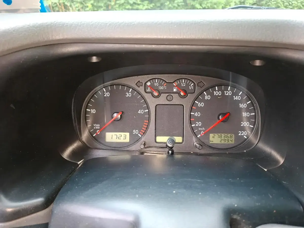 Gebraucht VW Multivan 102 PS (75 kW) 1999 Blau Van / Kleinbus