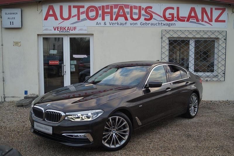Grau Gebraucht 2017 BMW 520 Luxury Line Limousine | 24.999 € (Fairer Preis) - Bild 1/4