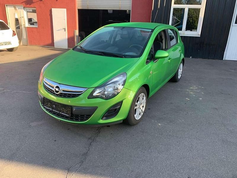 Apfelgruen p2 Gebraucht 2014 Opel Corsa Energy Kleinwagen | 6.350 € (Etwas zu teuer) - Bild 1/4